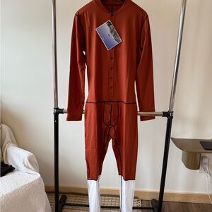 NWT Matek Mens Red Gentoo full length Ski Onesie - Size Large